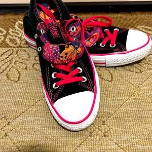 Converse: black and hot pink with designed tongue Size:9